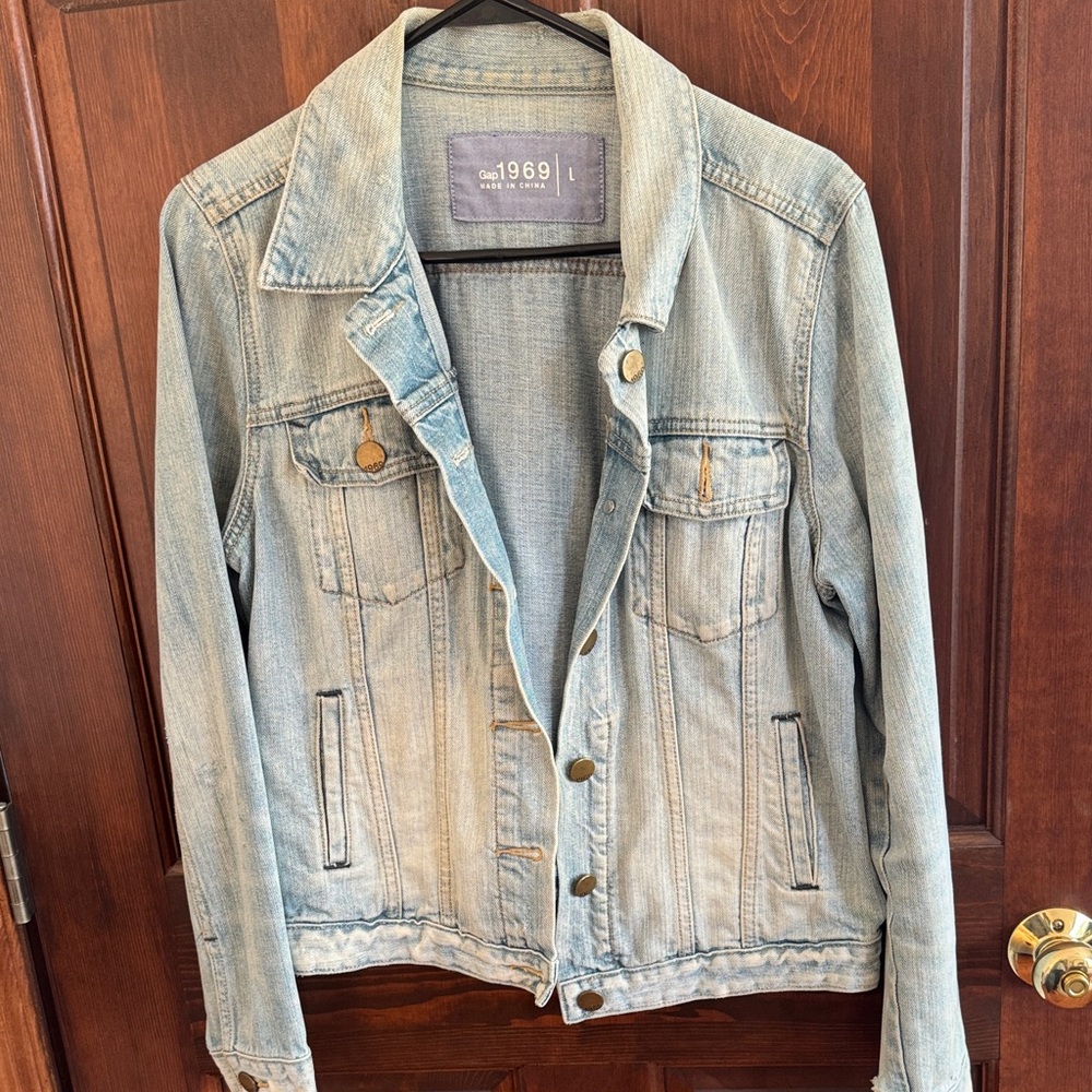 GAP Women's Classic Light Blue Jean Jacket